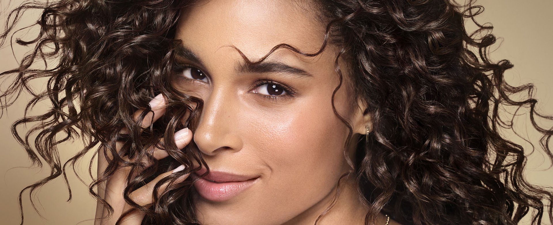 251125 Oap Elvive Collagen Curly Hair Article Cbruna Stage 2000x815 Dmi Website