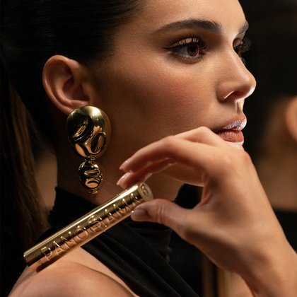 mascara panorama 4