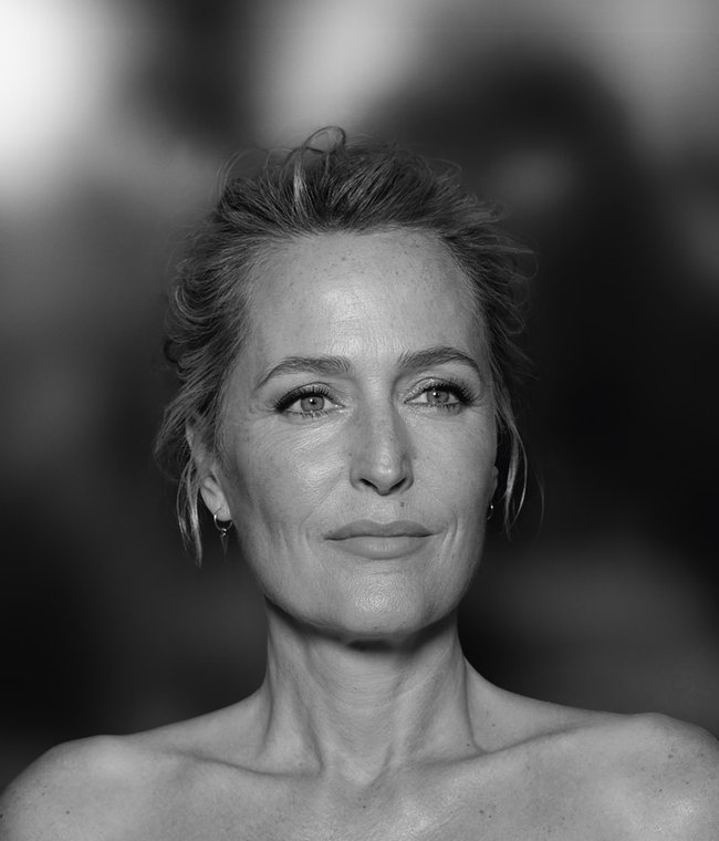 260422 Oap Cannes26 Lights Of Women Worth Awards Gillian Anderson Mobile Dmi Website