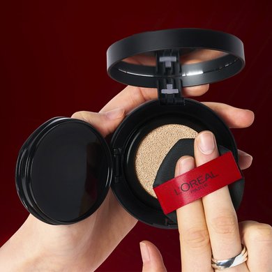 260316 Oap Infaillible Cushion Foundation 3 Pack In Hand 1360x1020 Dmi Website